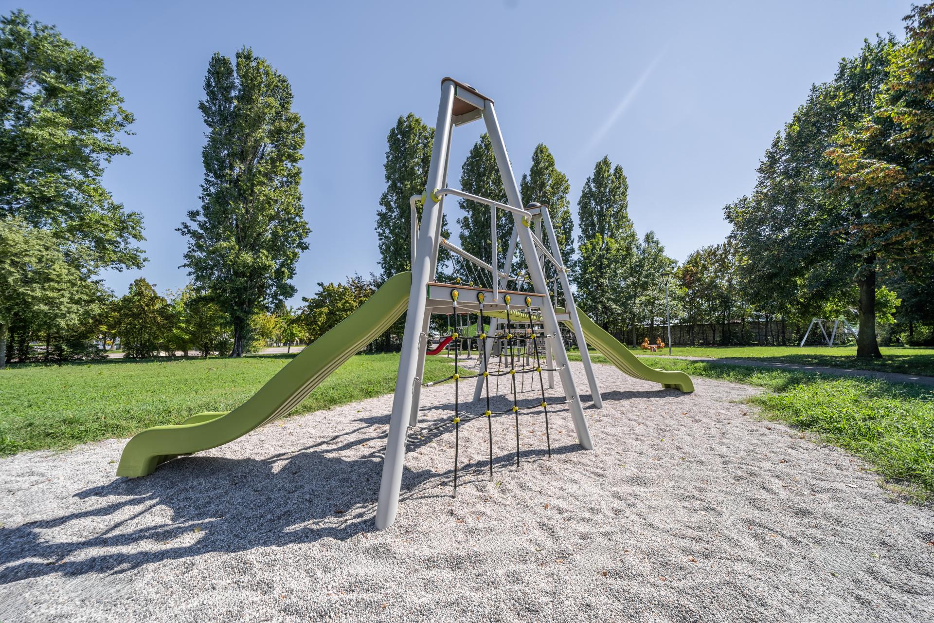 playgrounds indian xi200alu