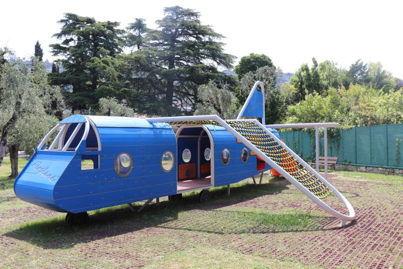 playgrounds fantasy airplane xfy80