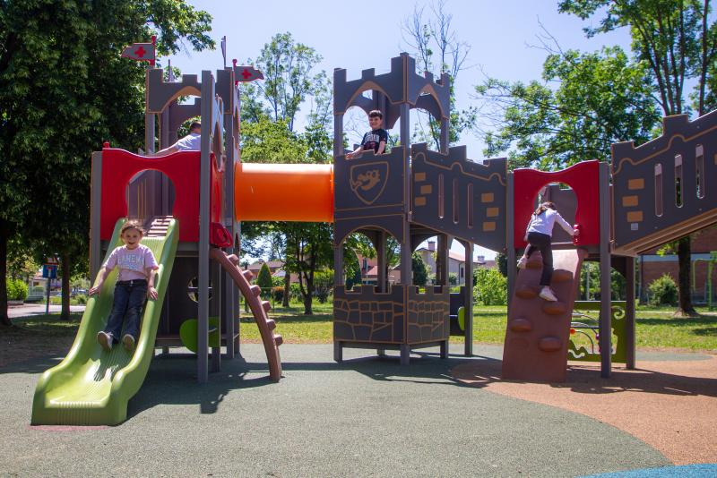 playgrounds themed structures aluminum dragon castle xt600alu
