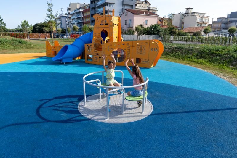 playgrounds roundabouts line inclusive mobile xcg171