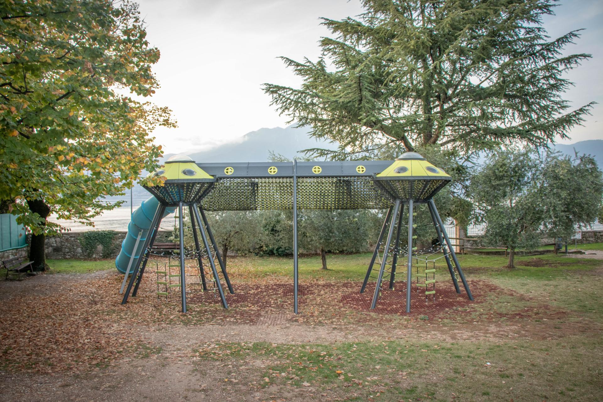playgrounds fantasy twin spaceship xfy200