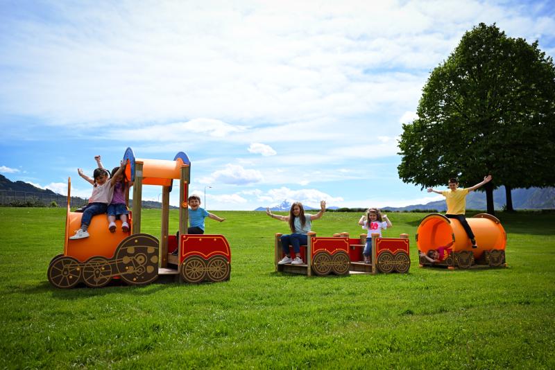 playgrounds themed structures passenger wagon xu68