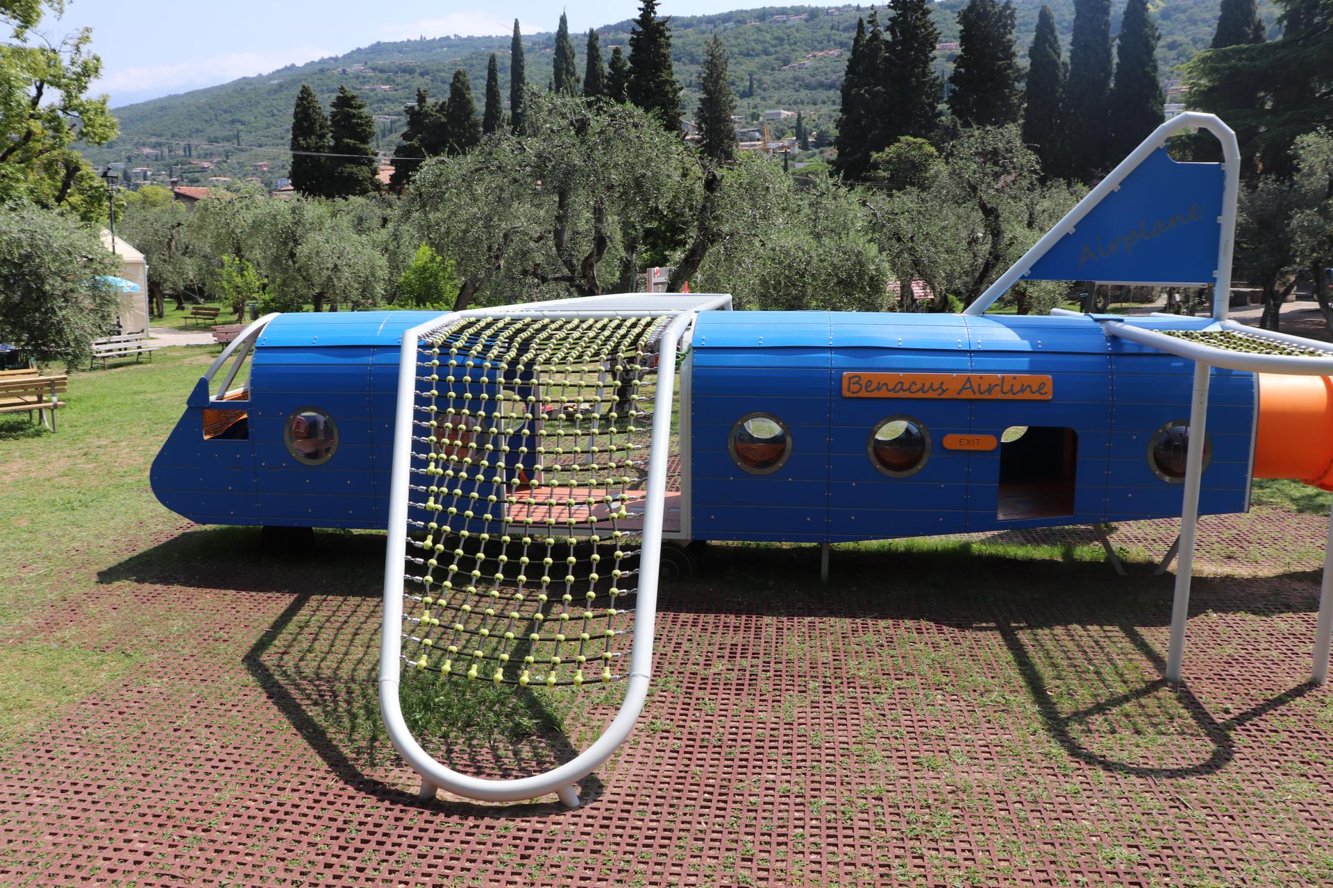 playgrounds fantasy airplane xfy80