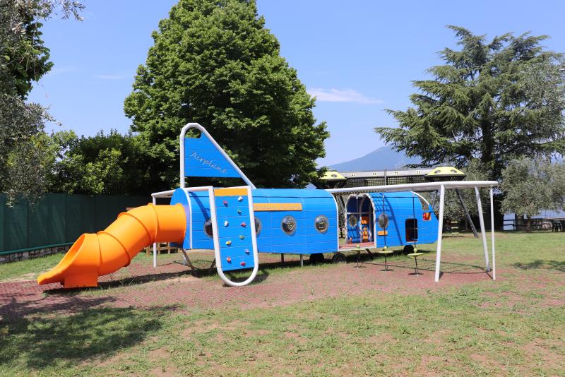 playgrounds fantasy airplane xfy80