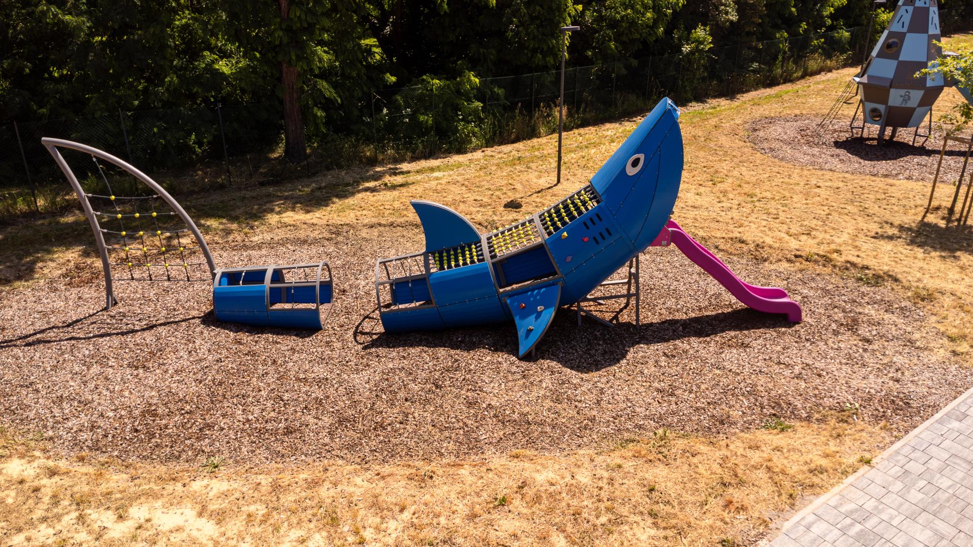 playgrounds fantasy shark xfy30