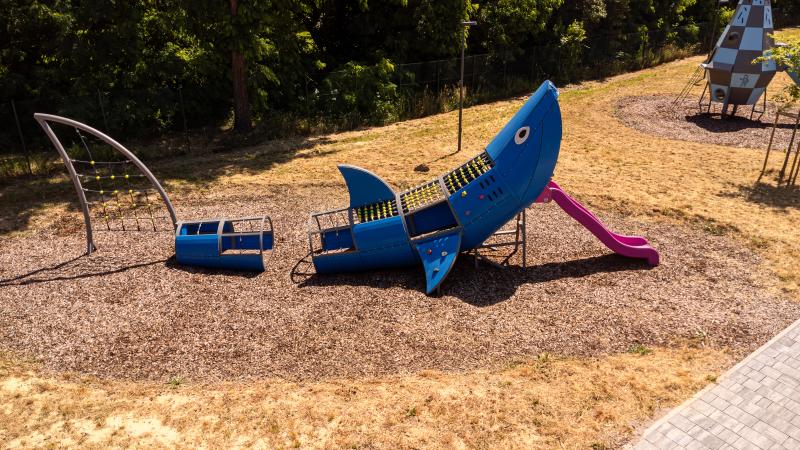 playgrounds fantasy shark xfy30