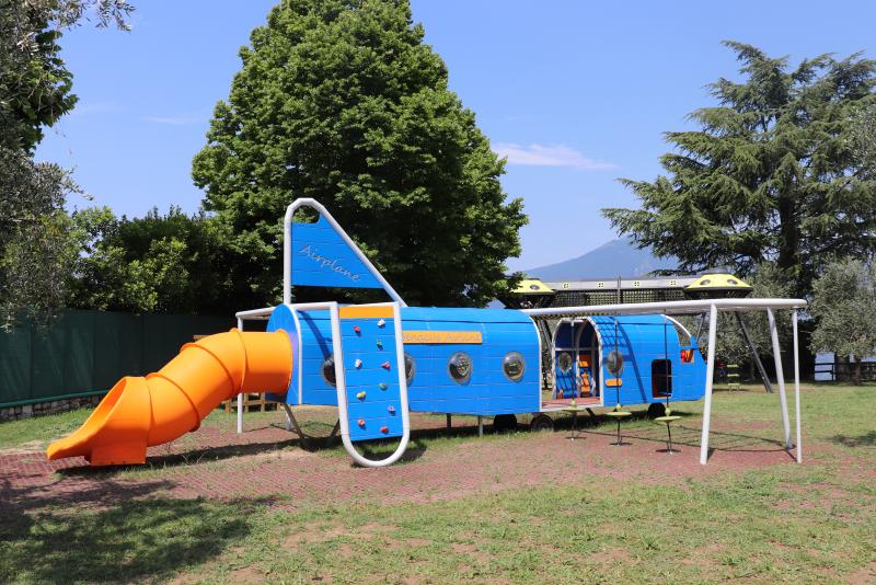 playgrounds fantasy airplane xfy80