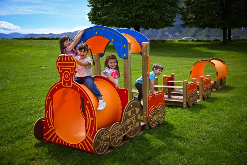 playgrounds themed structures locomotive xu67