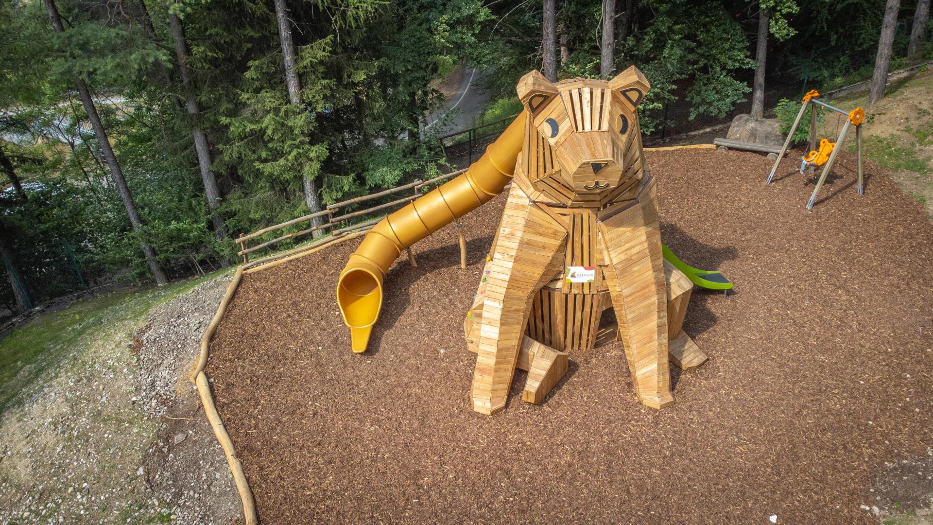 playgrounds fantasy ursus seated xfy280