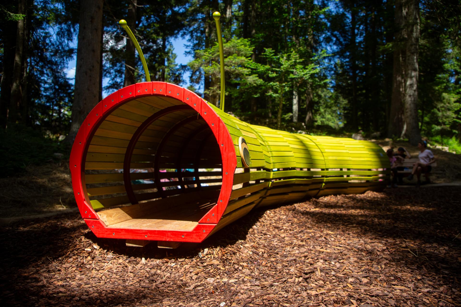 playgrounds fantasy caterpillar xfy66