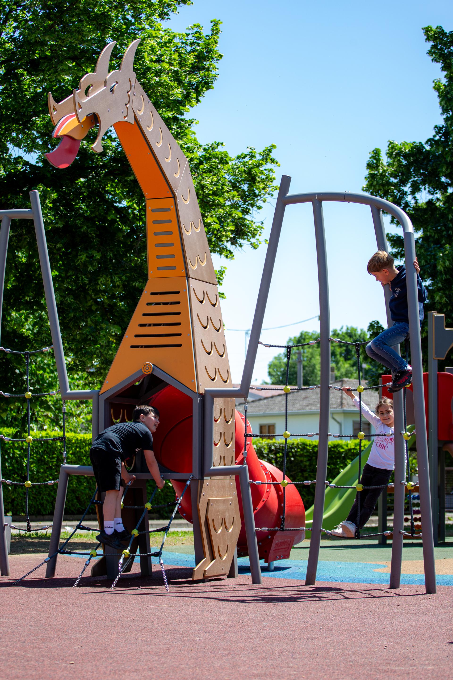 playgrounds fantasy dragon xfy90