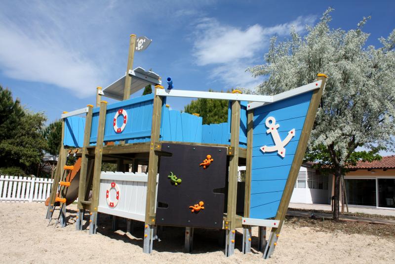 playgrounds kaluba line ship xkn300