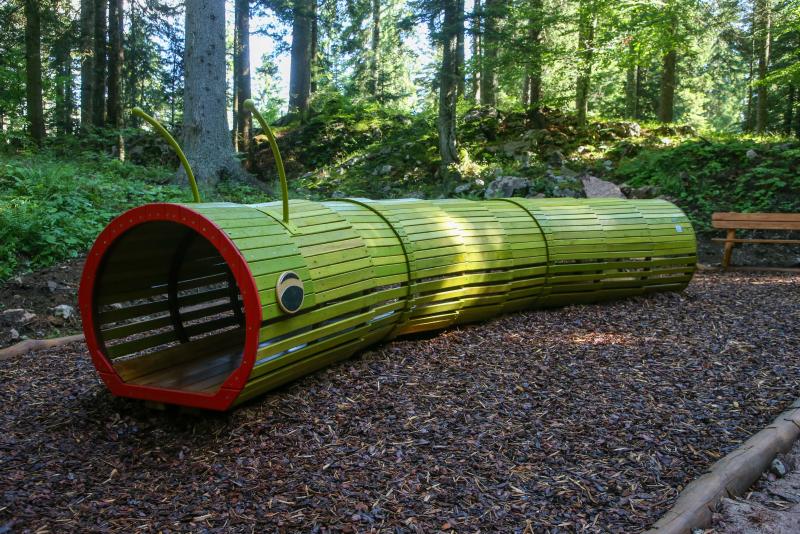 playgrounds fantasy caterpillar xfy66