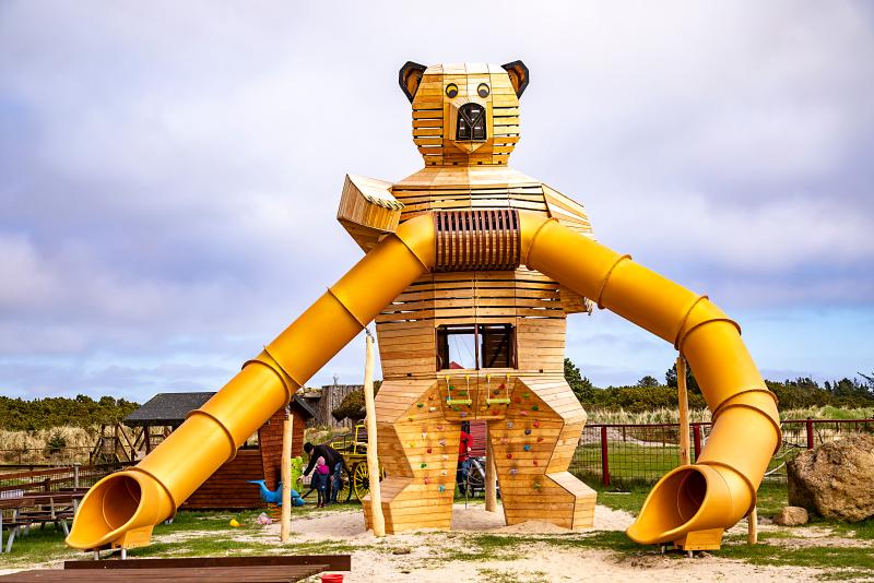 playgrounds fantasy ursus xfy350