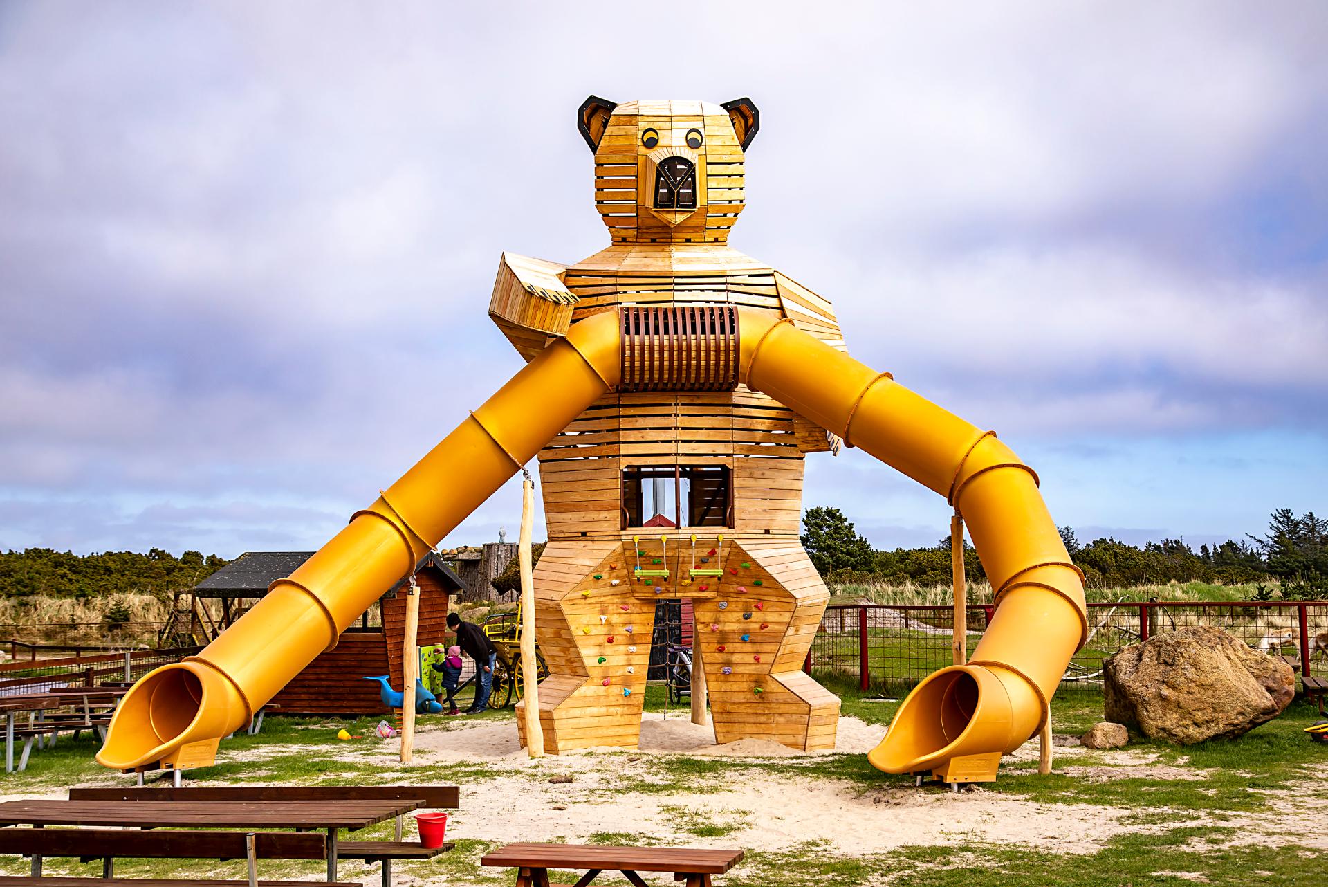 playgrounds fantasy ursus xfy350