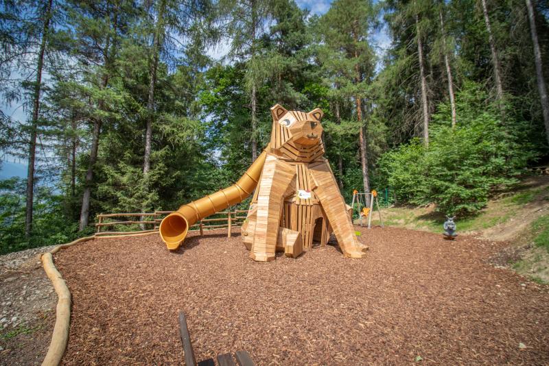 playgrounds fantasy ursus seated xfy280