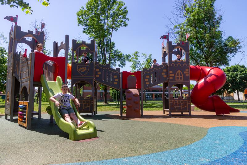 playgrounds themed structures aluminum dragon castle xt600alu