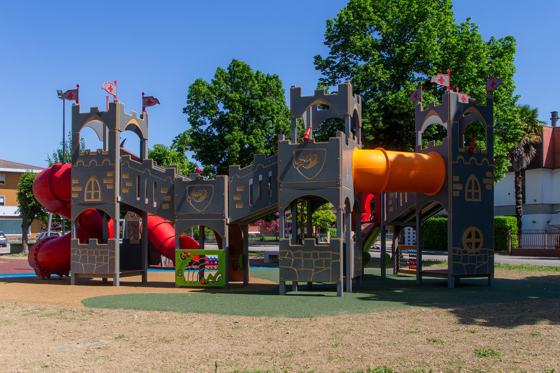 playgrounds themed structures aluminum dragon castle xt600alu