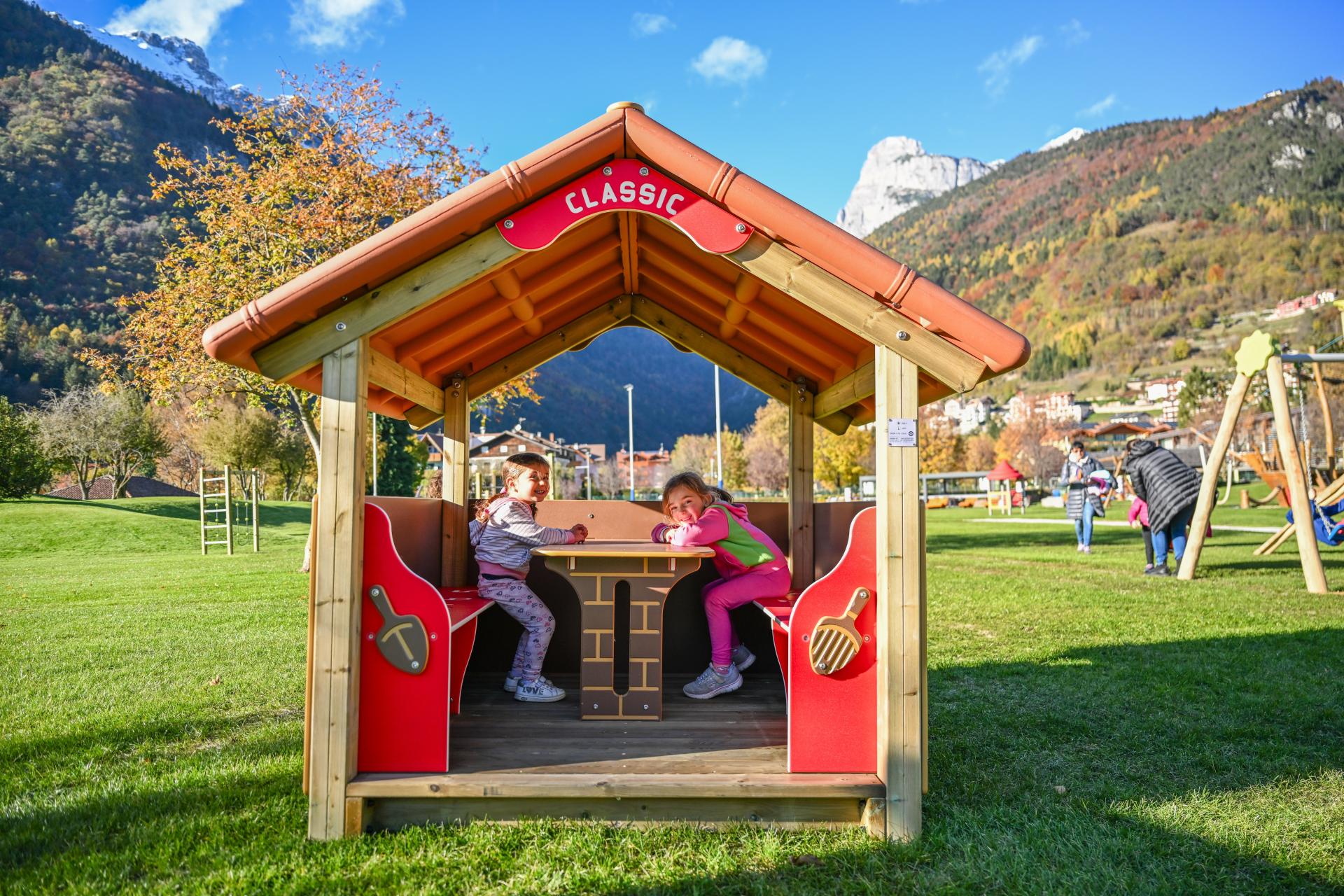 playgrounds playhouses line classic house xc01