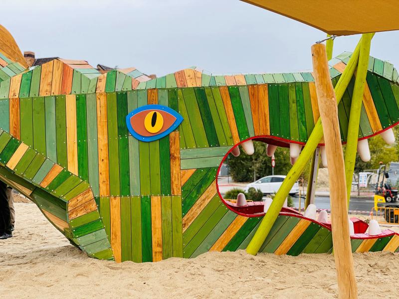 playgrounds fantasy t rex xfy800