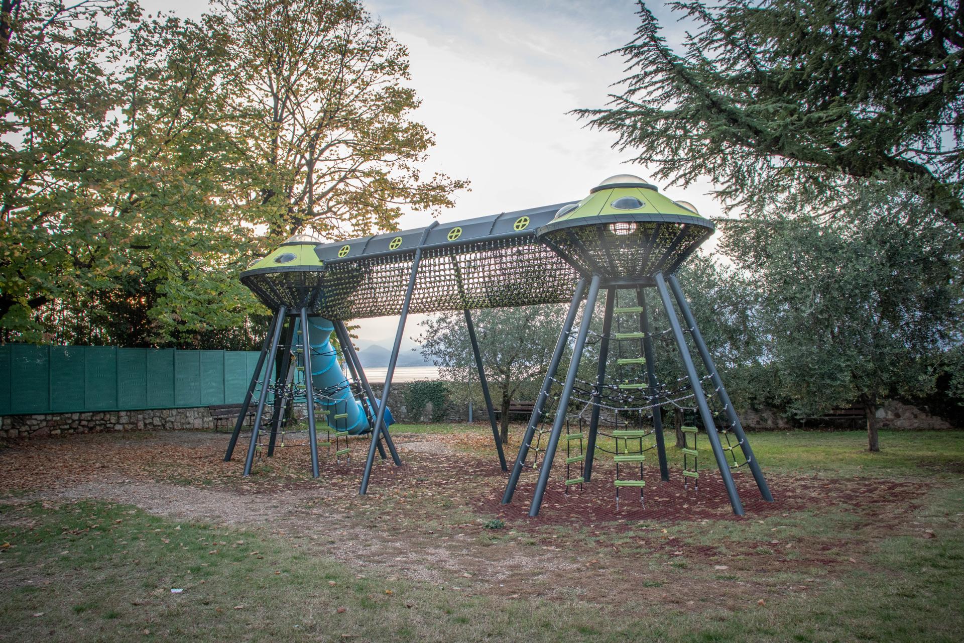 playgrounds fantasy twin spaceship xfy200